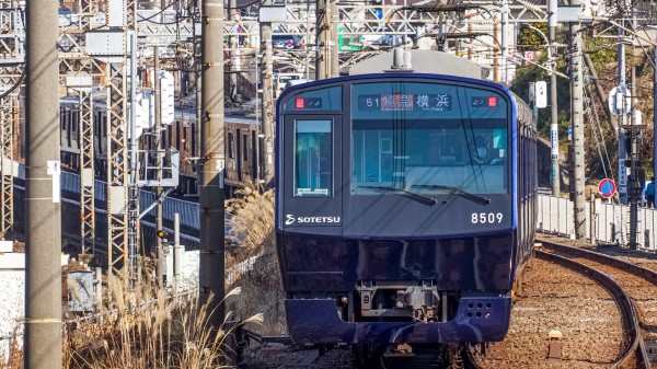 相模鉄道 相鉄 8000系 9000系 前面方向幕 鉄道部品 鉄道古物 鉄道廃品 相模鉄道8000系/9000系/10000系 前面フルカラーLED行先表示 : 緑石英の礬素
