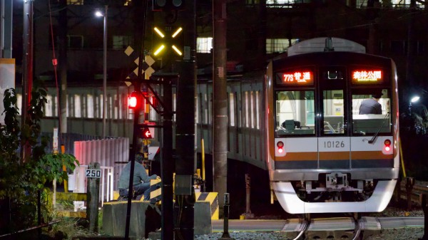 東京メトロ10000系 3色LED行先表示 : 緑石英の礬素