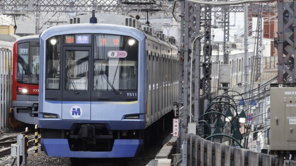 東急5050系・横浜高速鉄道Y500系 側面種別方向幕 東急5050系・横浜高速鉄道Y500系 側面種別方向幕 - メルカリ