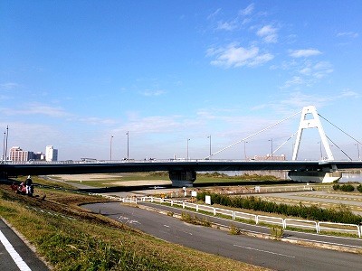 ハッピーアワーに準備運動 Hub 京橋 なにわのおひとりさまごはん