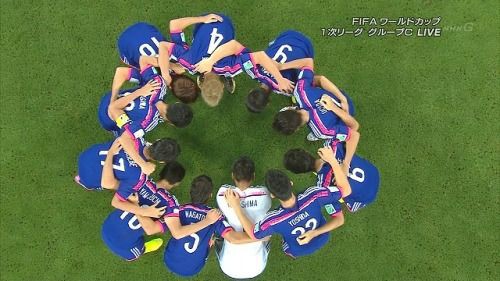 サッカー日本代表のユニフォームの秘密 コンセプトは円陣 ワールドカップうんちく ネットでウレシイ お買い得通信