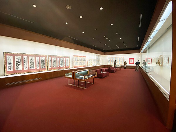 閉館の決まった青森「棟方志功記念館」最後の展示は“板極道” : あなた