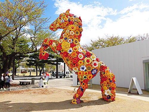 十和田 アート クリアランス 広場