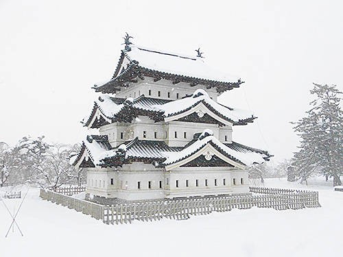 青森県弘前市 冬の弘前城へ行ってみるしかない : あなたは『おもしろ