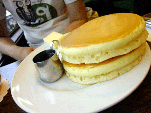 神戸 サントス のホットケーキ えじやんのバンドとカメラとうまいもん