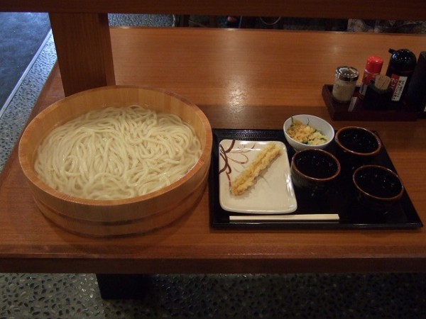 丸亀製麺 家族うどん６玉 アナログ人間の食い走り日記 全力疾走