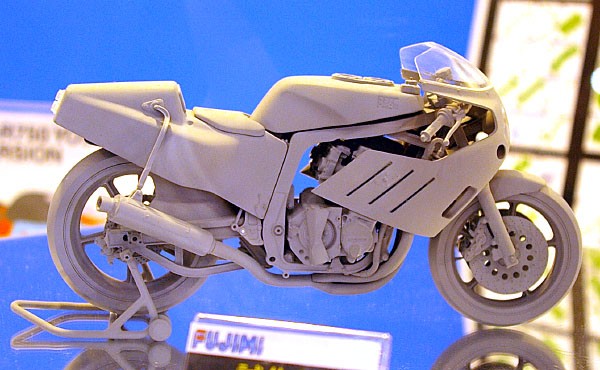(未使用･未開封品)　フジミ模型 スズキGSX-R750ヨシムラ 1986年TT-F1仕様 1/12 バイクシリーズ No.2 tu1jdyt 未開封 フジミ模型 スズキGSX-R750ヨシムラ 1986年TT-F1仕様 1