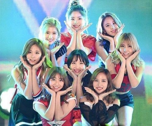 日本の女子中高生に大人気 Twiceの Ttポーズ Youtube再生回数ピコ太郎超え 芸能にゅ す