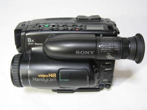 SONY CCD-TR705 とはどんな A/V機器だったか : Computer with Audio/Visual