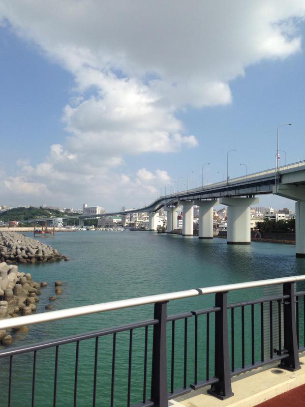 那覇港泊ふ頭の海 沖縄県那覇市 沖縄で暮らす日記