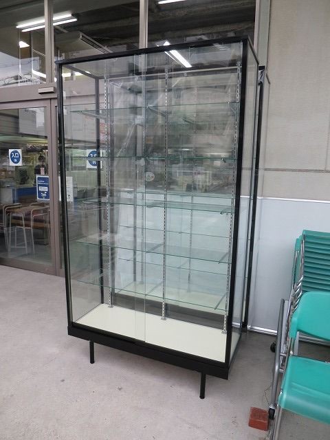 タテヤマアドバンス ガラスショーケース ブラックフレーム 入荷しま