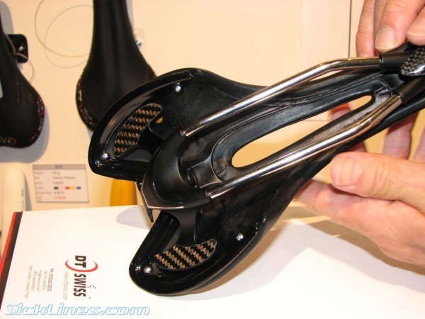 Selle Italia SP-01 TEKNO Superflow - 8年ぶりにサドルを変えて