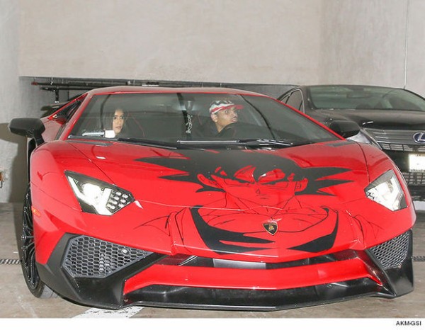 音楽 人気歌手クリス ブラウン 愛車ランボルギーニをドラゴンボールの痛車に 熱狂的な日本のアニメファンとしても有名 音楽情報 まとめ Music Com 音楽 人気歌手クリス ブラウン 愛車ランボルギーニをドラゴンボールの痛車に 熱狂的な日本のアニメファンとしても有名 音楽情報 まとめ Music Com