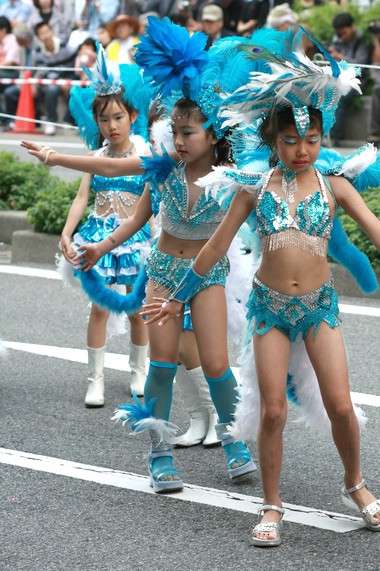 神戸まつりとサンバ(2)♪ : MUSIC MAKES US HAPPY!