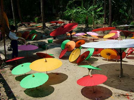 デルタ地帯の名物パテイン傘 : PING LONG ミャンマー現地生情報