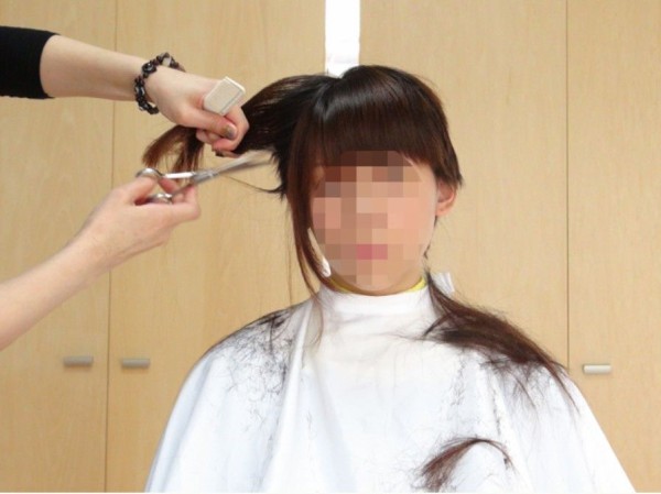 断髪美容師は女の子に一番似合わない髪型にカットして泣き叫ぶ様子が大好き 女性の髪をバッサリ切る剃髪 断髪フェチ厳選 動画画像 断髪美容師は女の子に一番似合わない髪型にカットして泣き叫ぶ様子が大好き 女性の髪をバッサリ切る剃髪 断髪フェチ厳選 動画画像