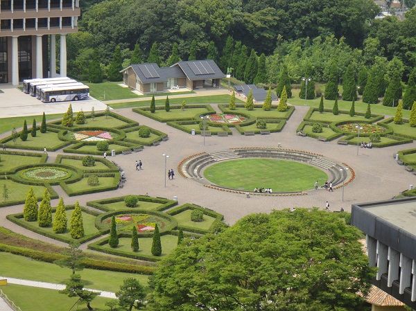 西洋庭園の大花壇 造園実習１ １年生 土木 造園科