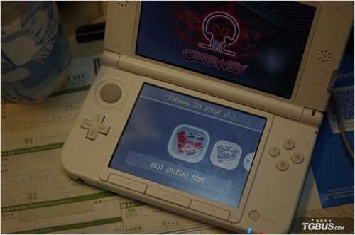 Gateway 3ds Firmware Gw 2 1 Omega 実機操作 マチル3ds Rom選択可能 任 者のds情報屋