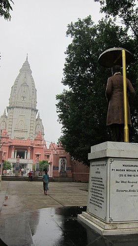 ヴァラナシ観光 ヴィシュワナート寺院 カジュラホまで インドカレー修行の旅