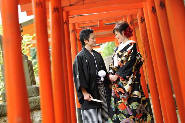 根津神社 結婚式 神社結婚式東京 なでしこスタイルの結婚式白無垢着付けとブライダルヘアメイク 神社結婚式 レストランウエディング出張着付けとヘアメイク