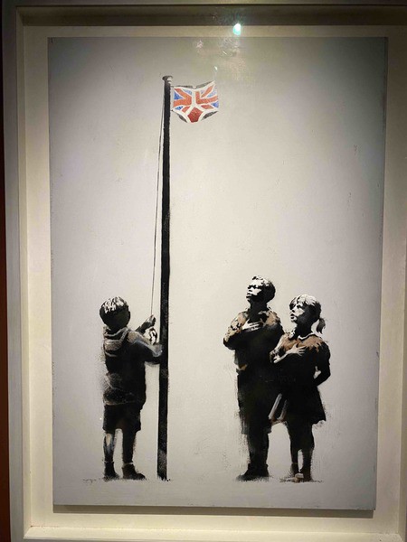 Banksy バンクシー TESCO Petrol Bomb 煙たかっ