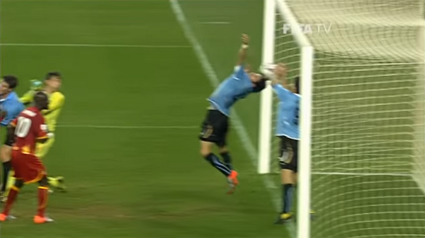 サッカー ライン上のハンドは自動で得点に Ifabがルール改正を提案 パルセイロ速報