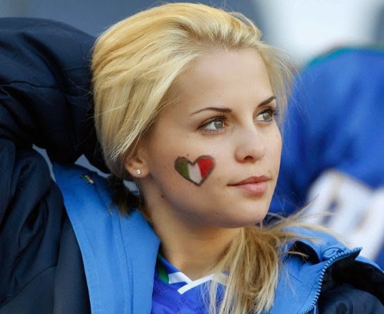 サッカー Fifa公式映像に映った美女サポーターが話題に パルセイロ速報