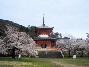 戦後初の御開帳に落慶した 雲上殿 小林玲子の善光寺表参道日記