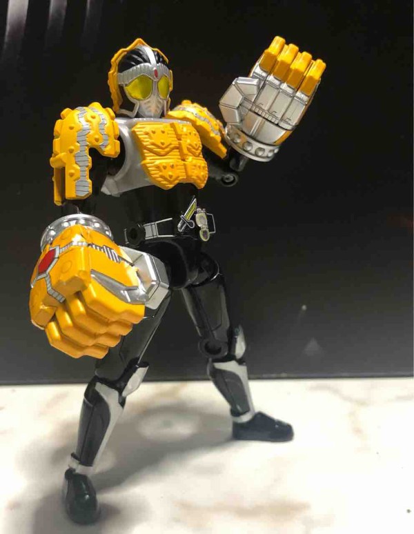 プレバン限定、装動CHRONICLE仮面ライダー鎧武アーマードライダー