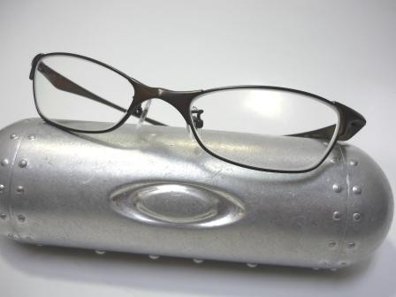 OAKLEY TI-WIRETAP チタンワイヤータップ : サングラスとメガネ