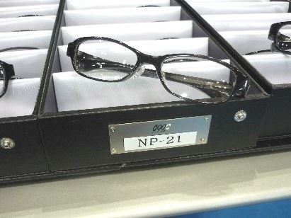フォーナインズ11 ここちのかたち 新製品 Np シリーズ サングラスとメガネのプロショップ