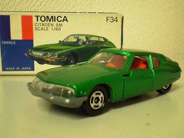 まるでUFOのような青箱トミカ : おもちゃ雑記帖【静岡版】