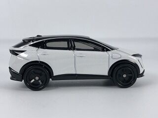 日産限定トミカ 非売品 日産 アリア ホワイト ブラック 2トーン 新品5台 都会の方が羨ましい 「非売品」日産アリア : おもちゃ雑記帖【静岡版】
