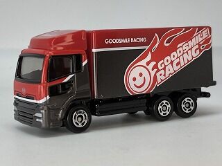 まさかの実車モデルあり グッスマレーシング・トランスポーター