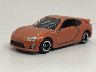 標識セットはやっぱりエライ！ ドアの開くハチロク : おもちゃ雑記帖