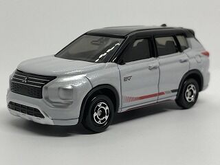 トイザらスは今回も実車モデルあり アウトランダー : おもちゃ