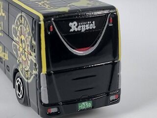 黒に黄色 カッコいいデザインのチームバス 柏レイソル : おもちゃ雑記