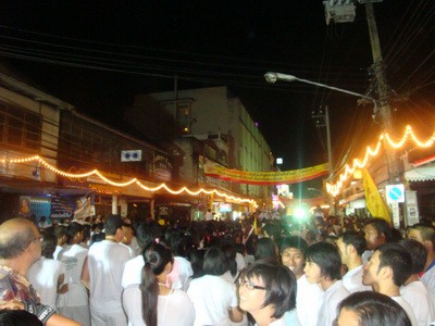 プーケット ベジタリアン フェスティバル 南国のテーマパーク プーケット 島タイム