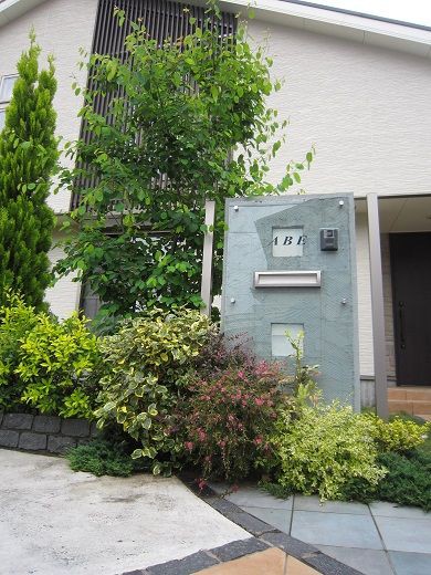 光煌めくガラスの門柱 ガーデニング工房 風我里 滋賀から発信