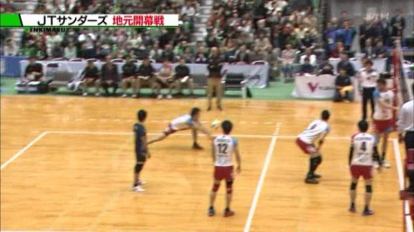 カープの戸田隆矢の見事なジャンプサーブ始球式 バレーボールjtサンダーズ地元開幕戦 カープ民放速報