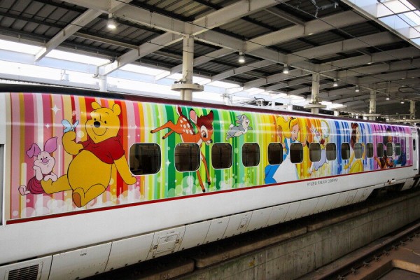 JR九州 WAKUWAKU SMILE 新幹線 (ディズニー新幹線) : 中島の鉄道ブログ