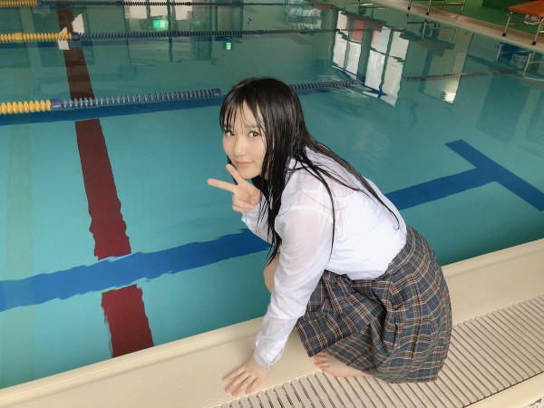 Hkt48田中美久ちゃん 17歳 新高3 制服のままプールに飛び込みずぶ濡れ Hkt48なこみくまとめ