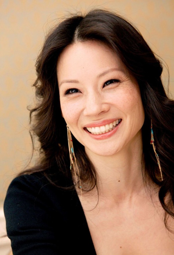 セール中… ルーシー・リュー直筆サイン入り超 特大写真…Lucy Liu ルーシーリュー Lucy Liu 輸入 写真 4525 : movie-images - 通販