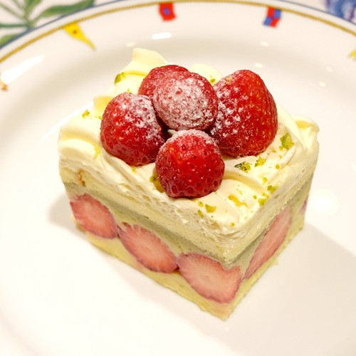 いちごとピスタチオのショートケーキとは何ごとか メタボギア