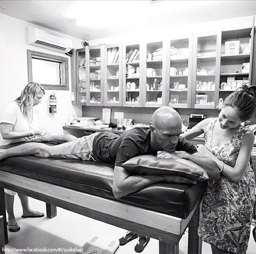 ｺﾞｼｯﾌﾟ速報 ケリー スレーター怪我の真相 サーフィン 波情報 なみある ブログメディア