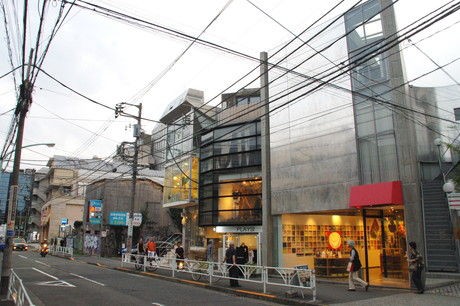 生活感とおしゃれ感が混在する神宮前2丁目 ナナシ的エンタメすたいるｎｅｔプラス