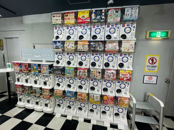 新店 オタロードに大規模なガチャガチャ専門店 子供から大人まで楽しめる ガチャガチャの森 が開店早々大盛況 浪速区日本橋 大阪つーしん 大阪市の地域情報サイト