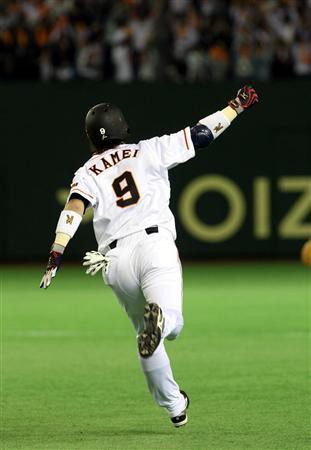 亀井善行(2009) .290(490-142) 71打点 25本 : なんじぇい 亀井善行(2009) .290(490-142) 71打点 25本 : なんじぇい