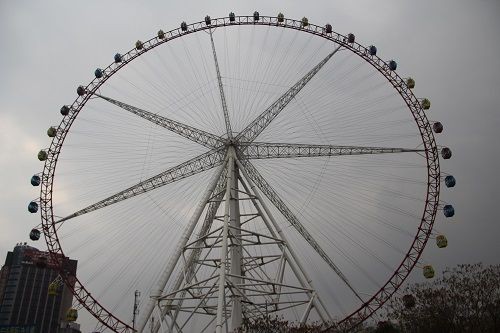 中国 上海で偽ガンダムと遭遇 錦江楽園 軟体レポート