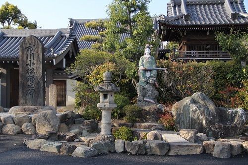 愛知】浅野祥雲作品ではない！春日井のコンクリ弁天像！！ : 軟体レポート